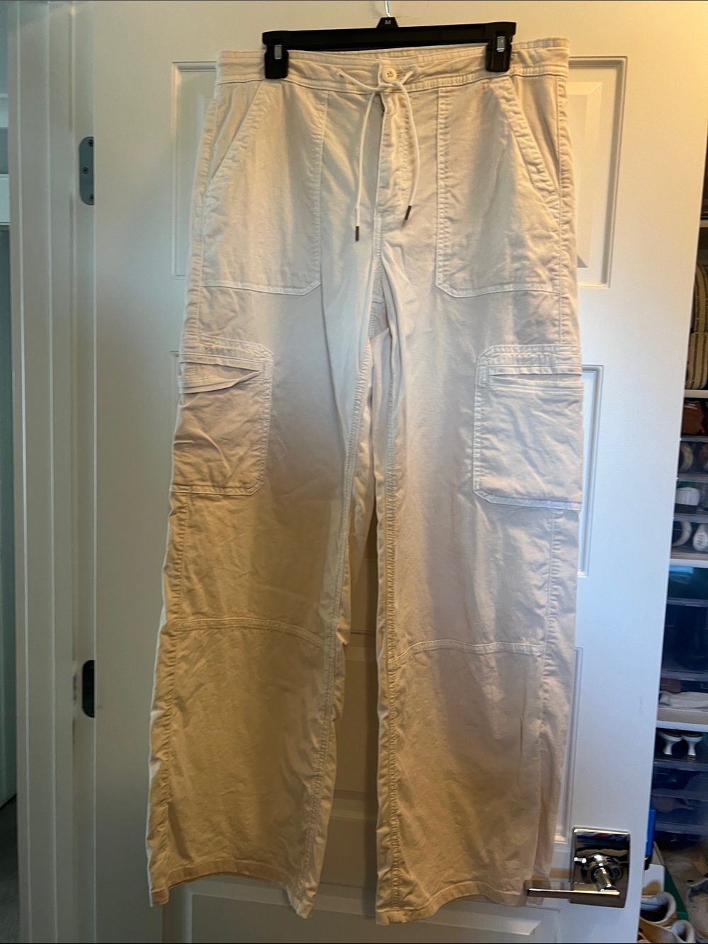 American Eagle Outfitters Wide-Leg Cargo Pants in Cream